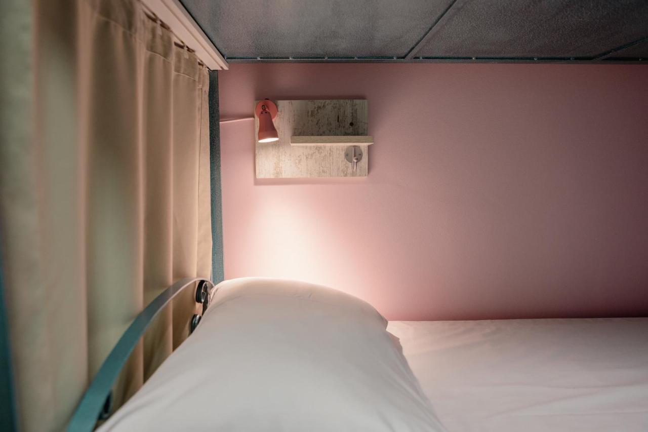 Agora Hostel Istanbul Bagian luar foto